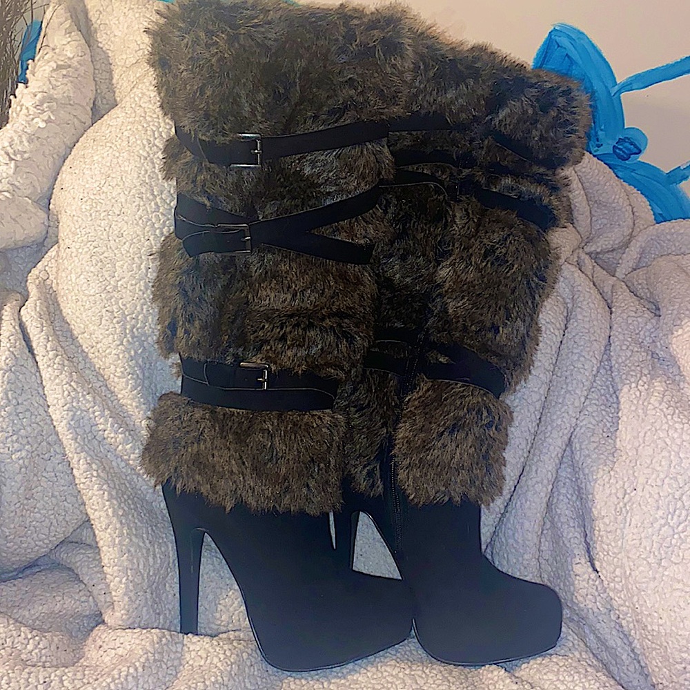 Woman’s 3 inch heeled knee high boots with wrap around faux fur
